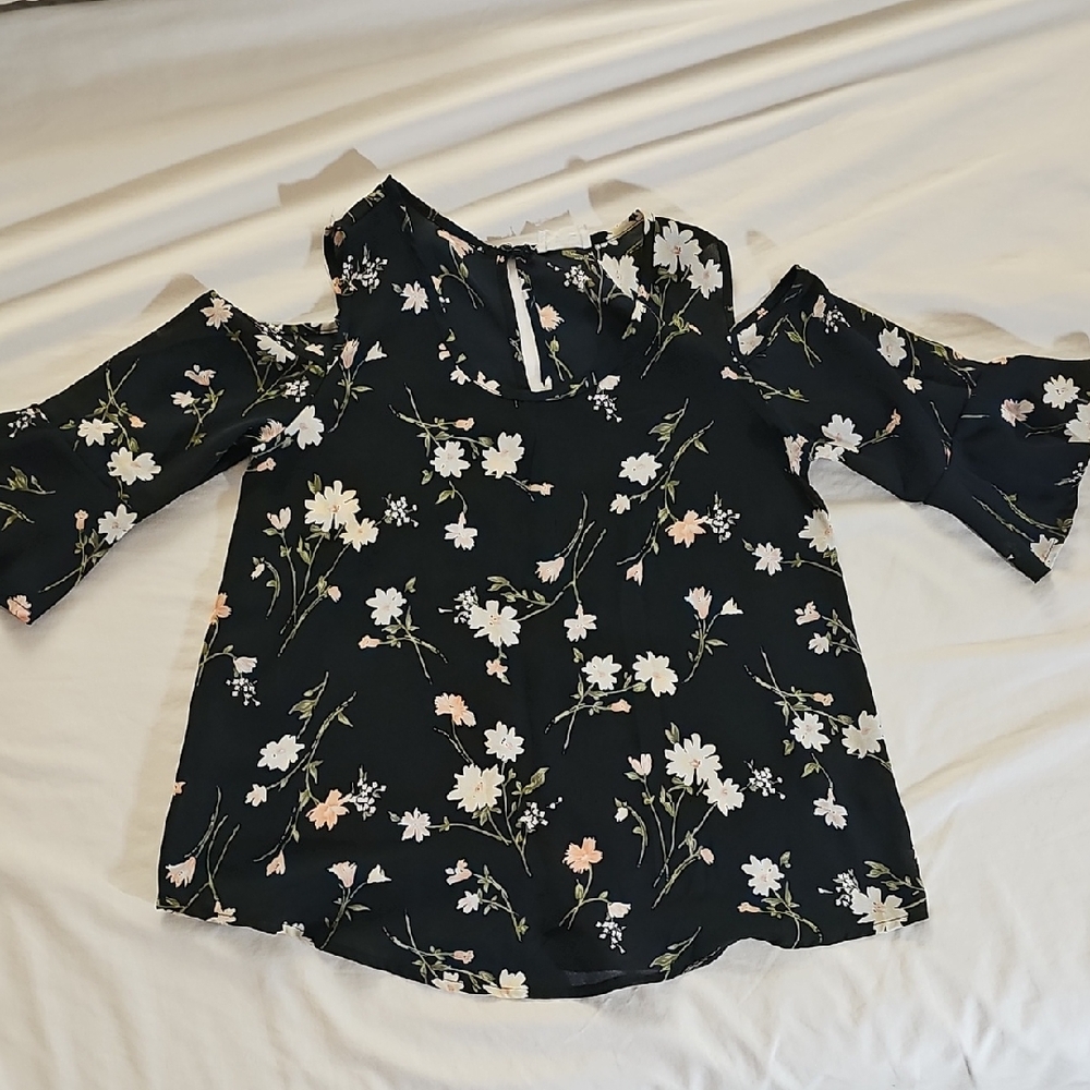 Sienna Sky Women's XS Dark Floral Cold Shoulder Top